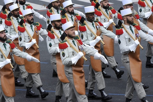 10 kinds of the most unusual military uniforms