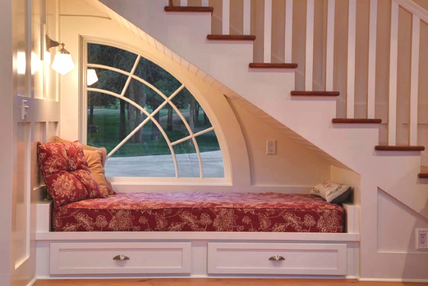 How to use the space under the stairs: the most original ideas