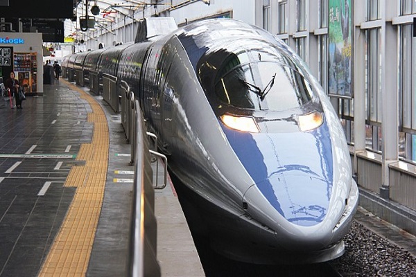 Top 10 fastest trains in the world