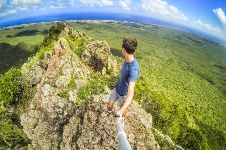 Extreme Selfies: 25 frames, for the sake of which costed a life