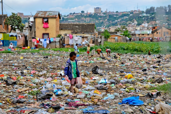 Photoreport from the life of Antananarivo - the most backward city in the world (20 photos)