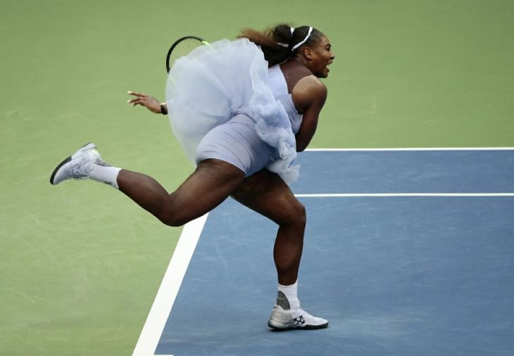 Tennis Titters: A Collection of Funny Photos in Women's Tennis